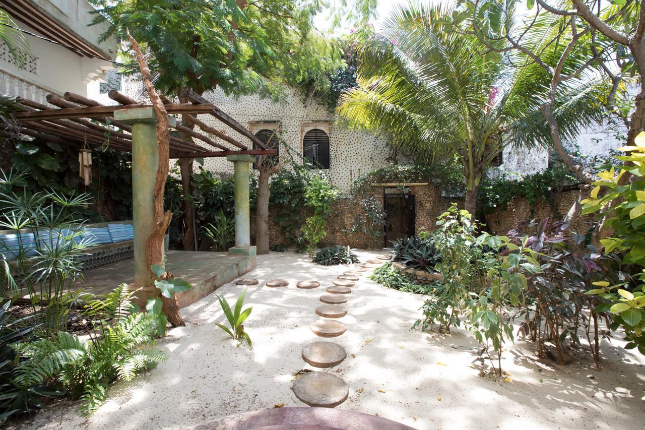 Banana House And Wellness Centre Hotel Lamu Exterior photo