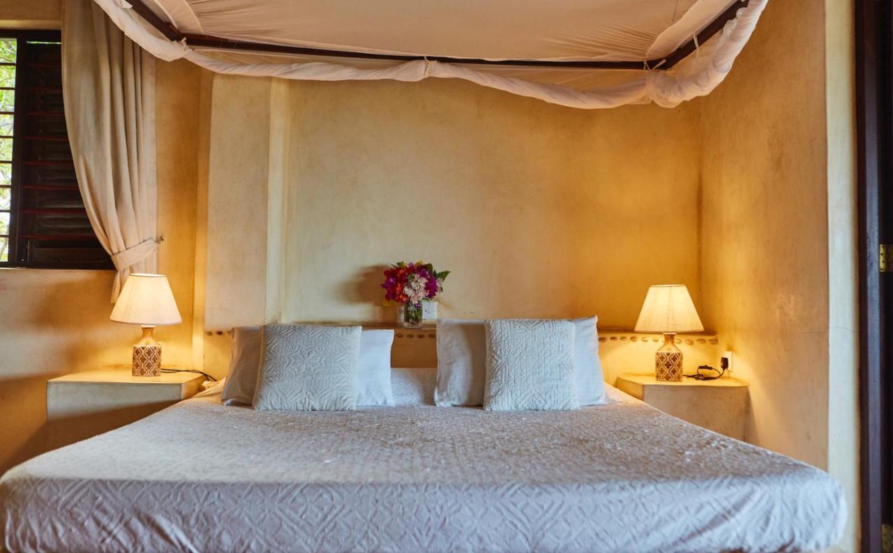 Banana House And Wellness Centre Hotel Lamu Exterior photo